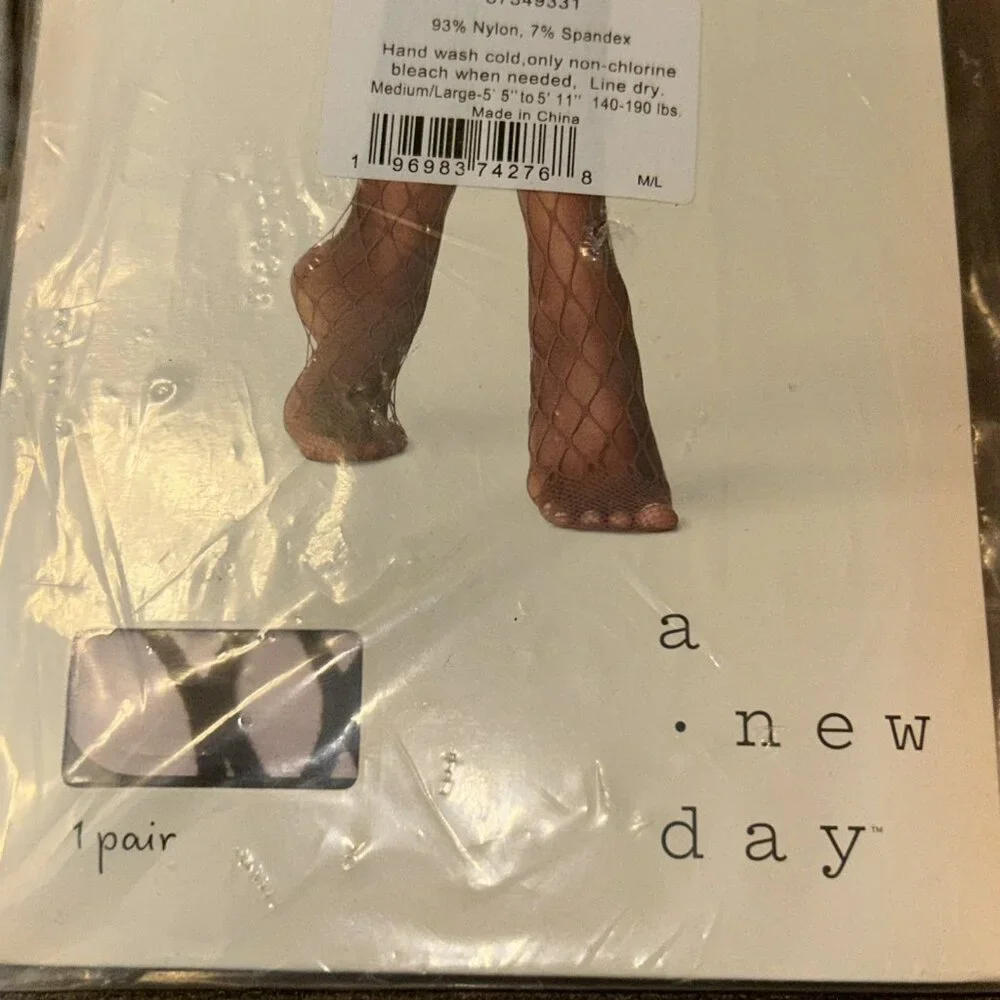 NIP A New Day Cocoa Fishnet Fashion Tights Pantyhose Womens Size M / L - Picture 3 of 5